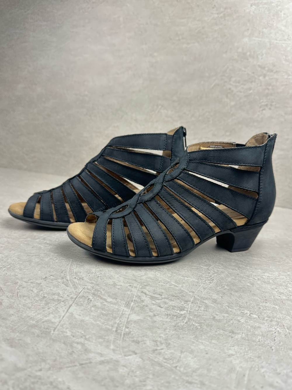 Cobb Hill Rockport Abbott Gladiator Black Nubuck Sandals Women’s 7.5